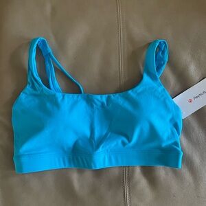 HeyNuts Bright Aqua Sports Bra - Large New